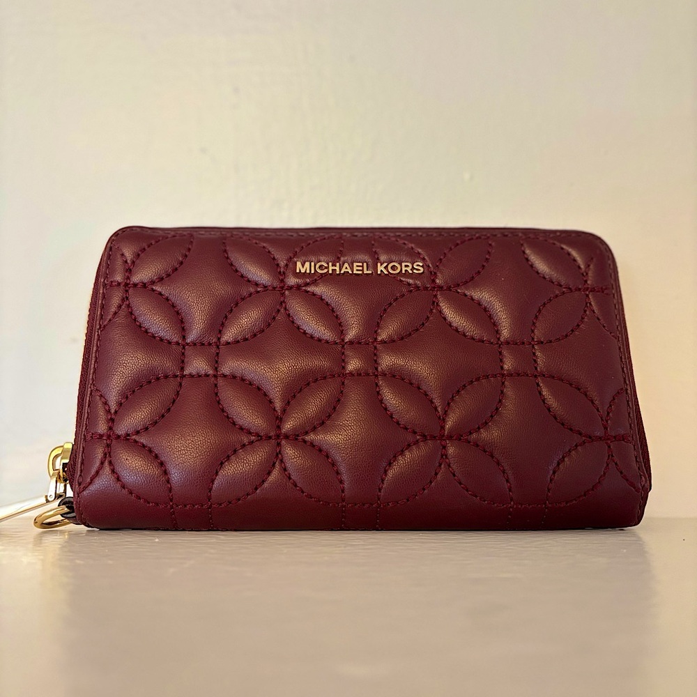 🎈PRICE DROP!❤️ Michael Kors Quilted Ziparound Wallet in Marvelous Merlot!